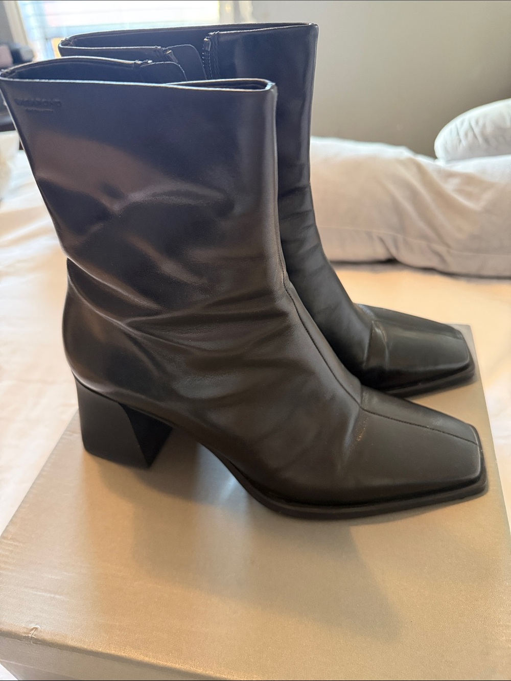 Vagabond Black Square-Toe Mid-Calf Boots - Picture 2 of 6